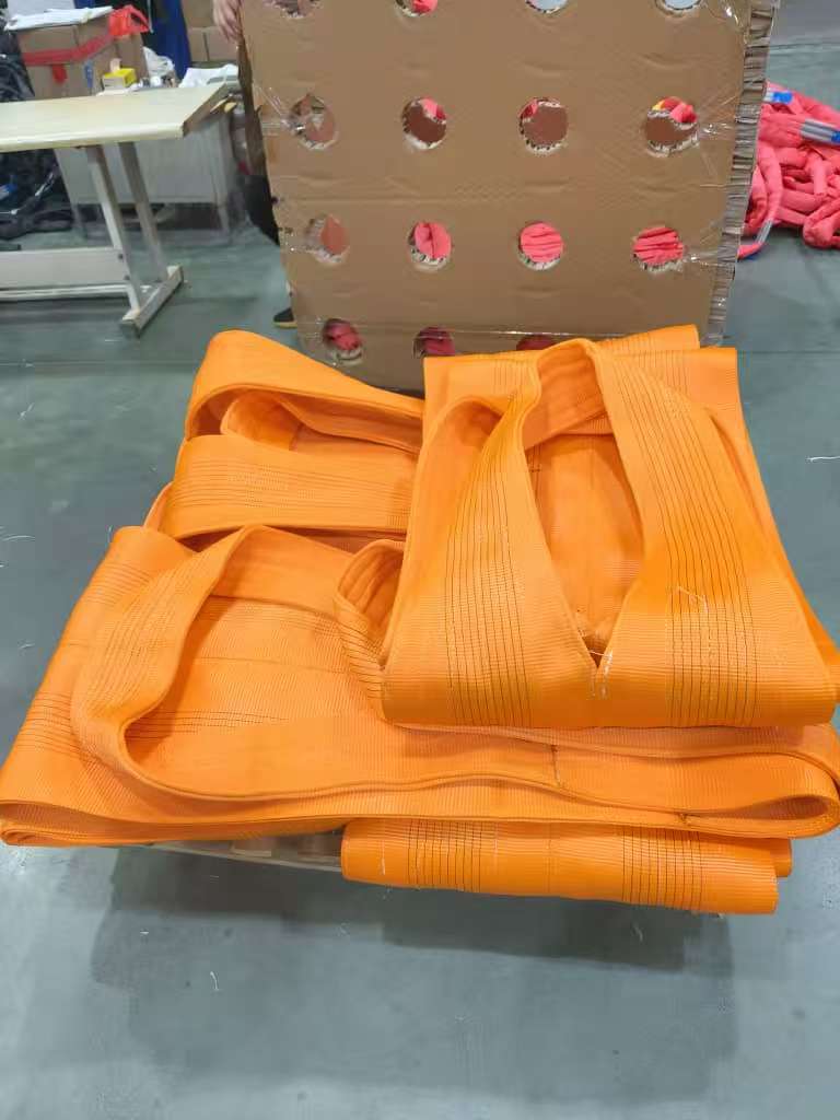 Derniers blogs de l'entreprise sur Décoloration, effilochage et fissures de couture ? La résistance aux UV, le contrôle de l'abrasion et les yeux renforcés réduisent les retouches pour les élingues en sangle plate